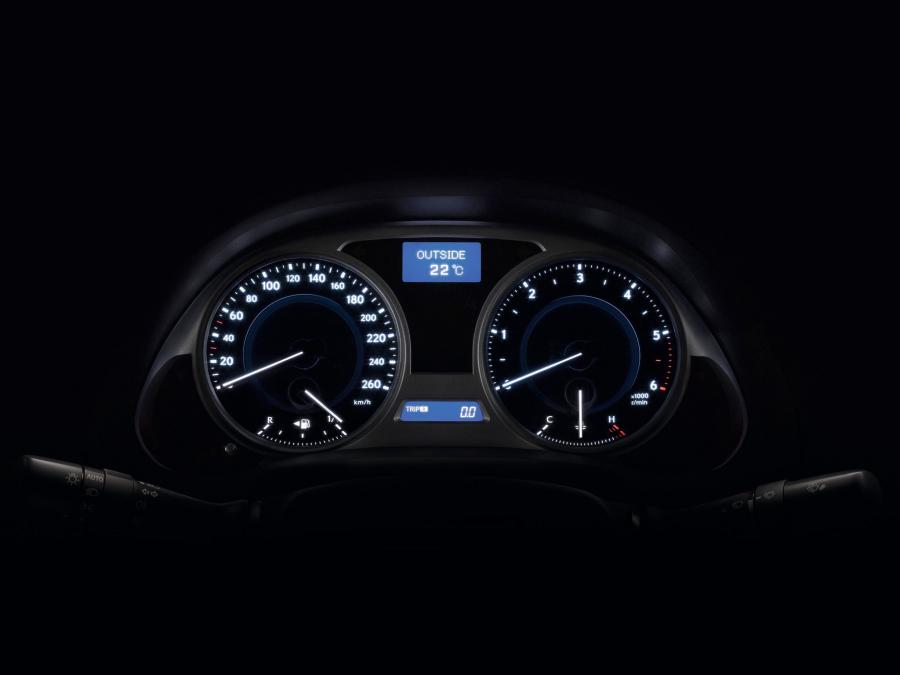  Lexus IS220d 2008 года  (фото 3 из 12)